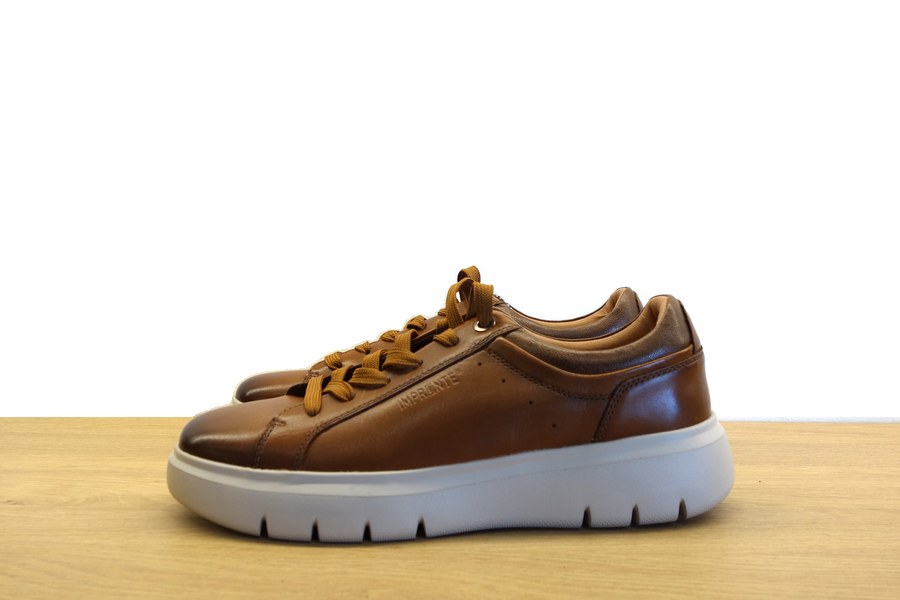 Sneaker Impronte uomo in vera pelle cuoio lacci arancio suola bianca extralight