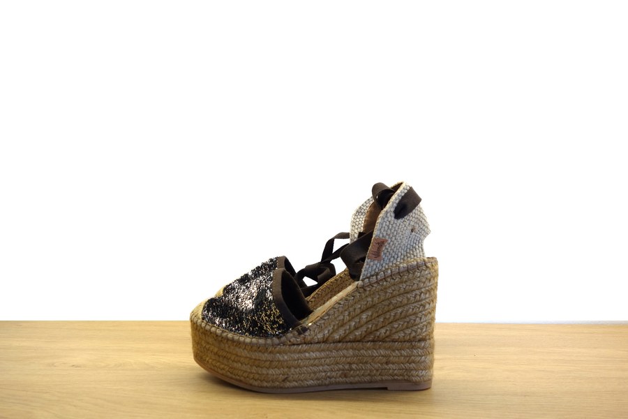 Espadrillas Vidorreta con punta in paillettes multicolor lacci alla caviglia e zeppa in iuta donna